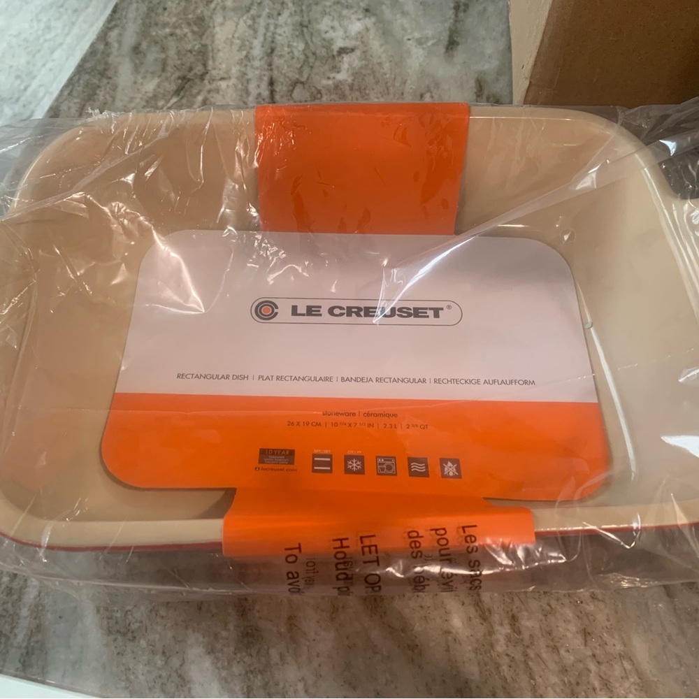 Le Creuset - brand new red Rectangular Dish